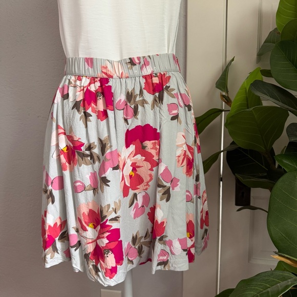 Old Navy Pink Red Pleated Skater Mini Skirt with Pockets - Picture 5 of 9